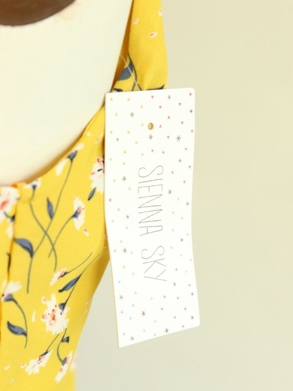 Sienna Sky Womens Top, NWT, Size Medium, Yellow Floral Tie-Front Sleeveless, - Picture 10 of 12